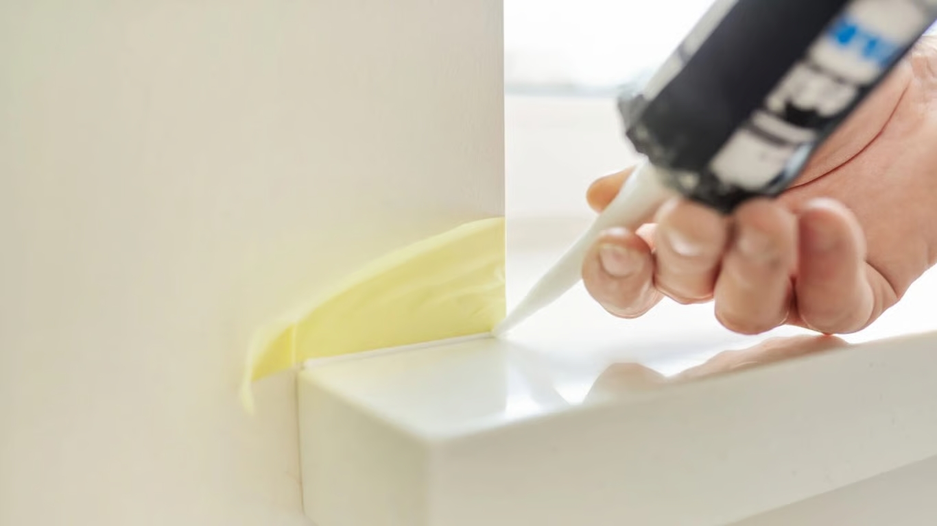 Чим відмити герметик з рук: повний огляд дієвих способів