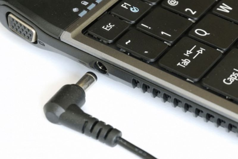 Як увімкнути ноутбук без зарядного пристрою