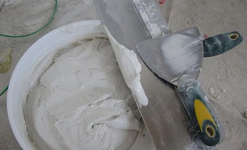 Яка шпаклівка краща для стін: обираємо правильно