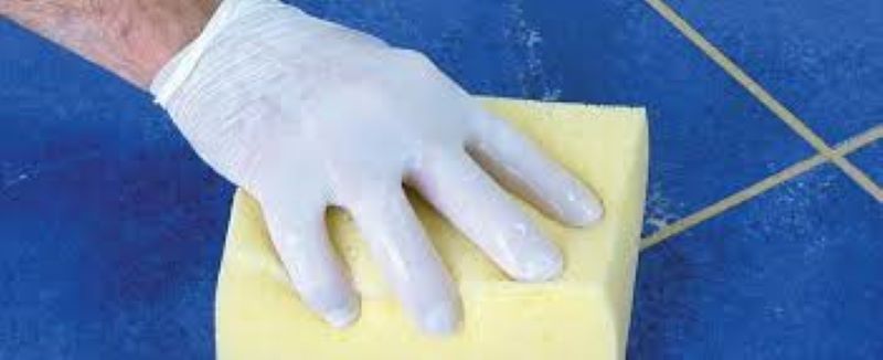 Скільки сохне затирка для плитки: чекаємо правильно