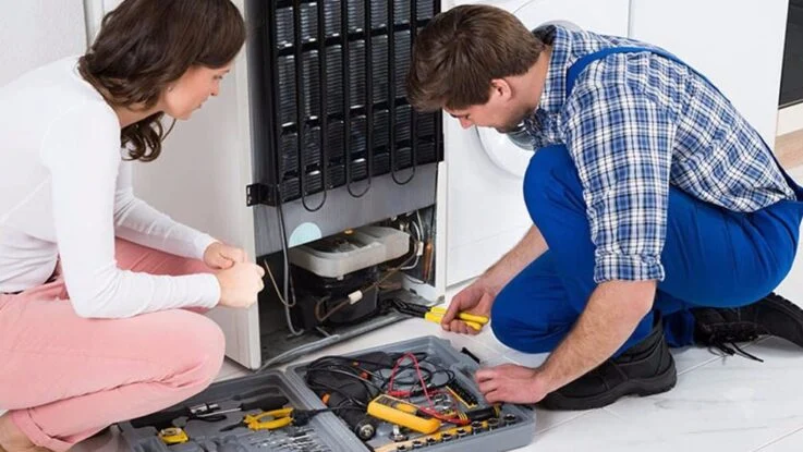 Ремонт холодильників: коли варто викликати майстра і як не переплатити