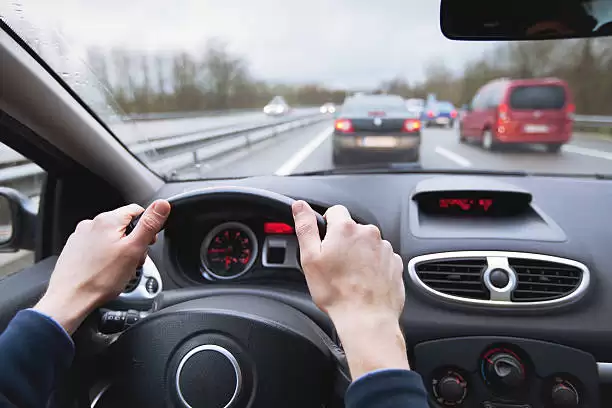 Чому авто може смикатися під час руху: неочевидні причини для діагностики