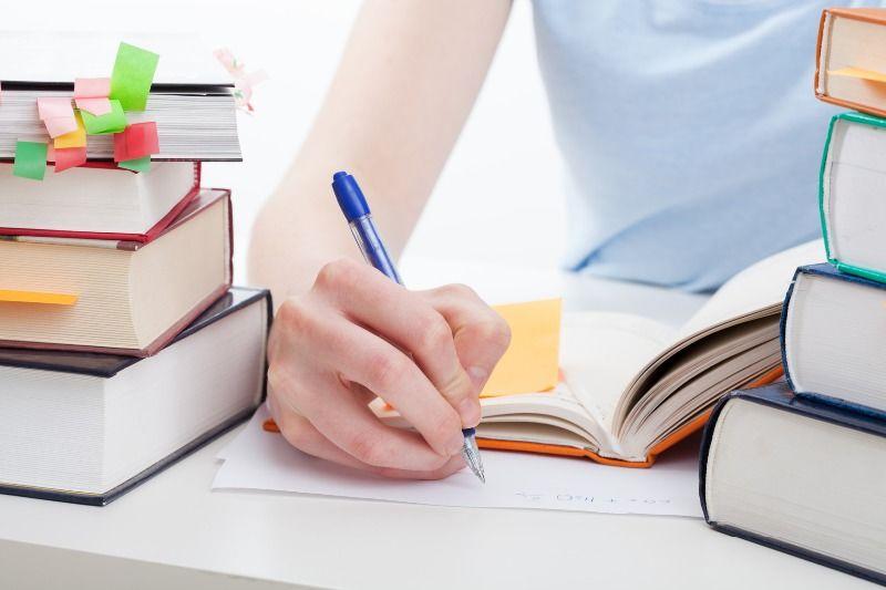 Чому підтримка при написанні курсової допомагає уникнути помилок
